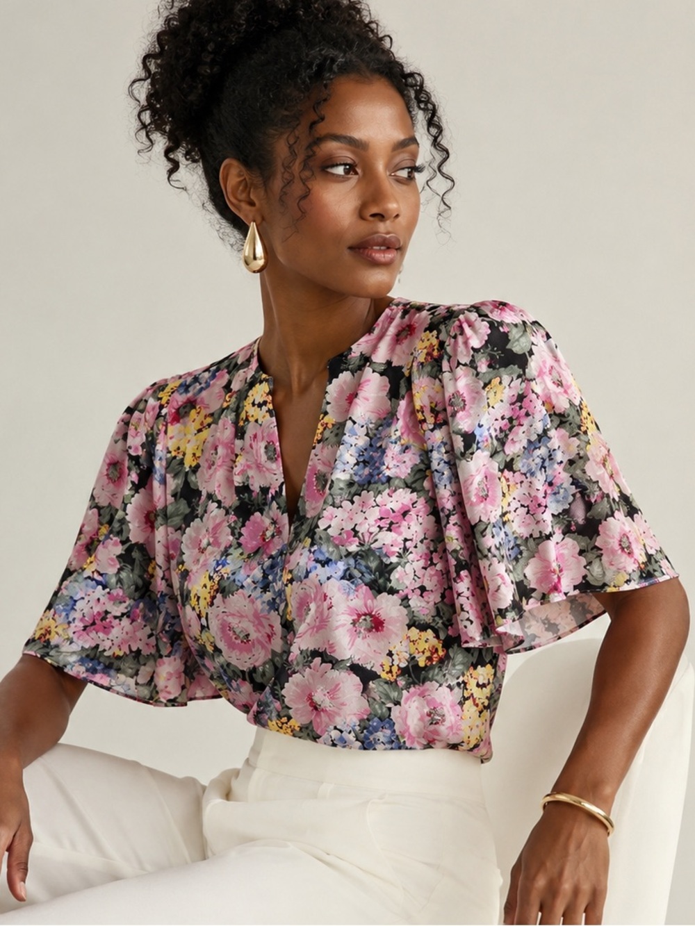 Rebecca Taylor 100% Silk Pink Floral V-Neck Blouse on Black